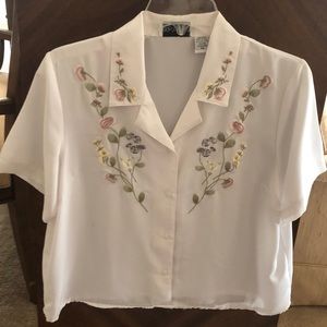 Simply beautiful white embroidered blouse!